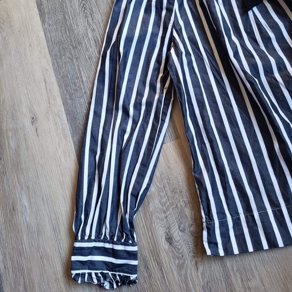 Cute J.Crew off the shoulder top - Picture 5 of 13